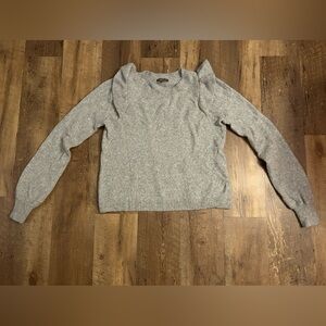 Cashmere Lilla P Ruffle Shoulder Crewneck Sweater in Heather Gray Medium